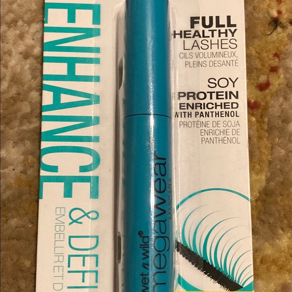 Wet N Wild Enhanced Mascara Megawear Full Lashes